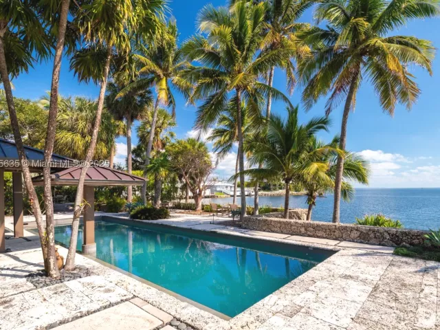 4-bedroom home for sale in Coral Gables - 820 San Pedro Ave - MondialRealty