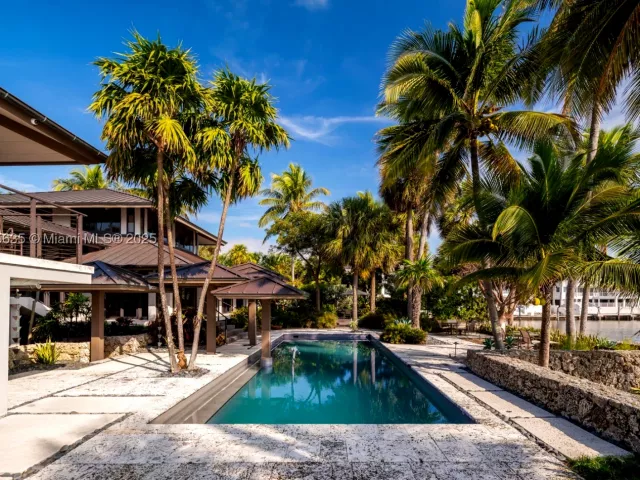 4-bedroom home for sale in Coral Gables - 820 San Pedro Ave - MondialRealty
