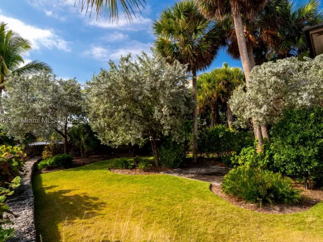 4-bedroom home for sale in Coral Gables - 820 San Pedro Ave - MondialRealty