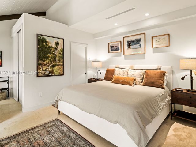 4-bedroom home for sale in Coral Gables - 820 San Pedro Ave - MondialRealty
