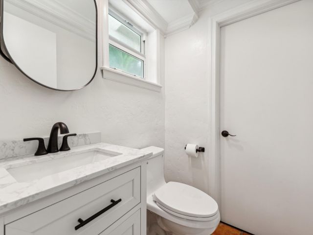 Home for sale at 14 NW 24th Street - photo 6822367