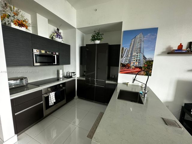 Apartment for rent  Unit # - photo 6797996
