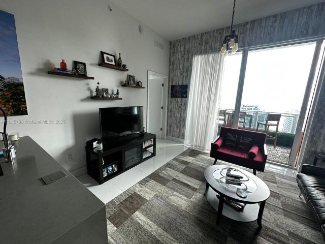 Apartment for rent  Unit # - photo 6797998