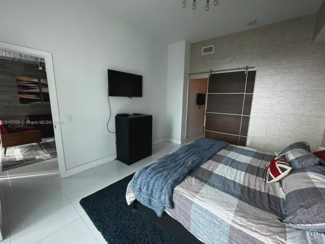 1-bedroom condo for rent in Miami -  - MondialRealty