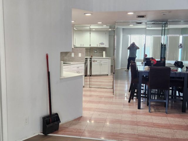 Apartment for rent  Unit #1702 - photo 6805825