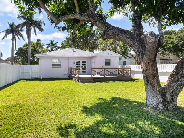 Home for rent at 121 George Bush Boulevard - photo 6798485