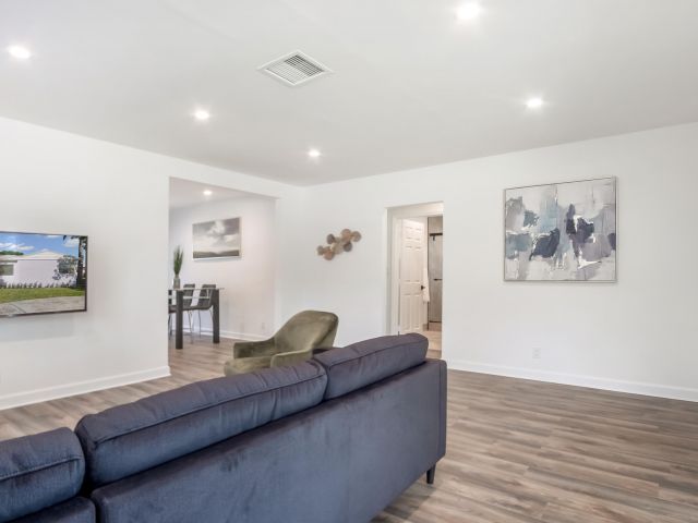 Home for rent at 121 George Bush Boulevard - photo 6798498