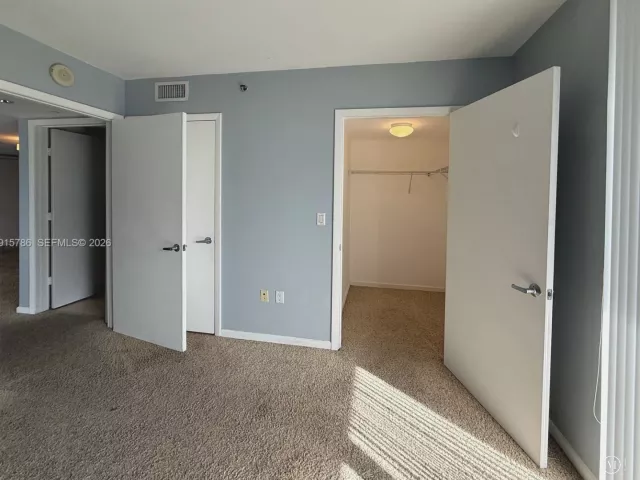 2-bedroom condo for rent in Miami - 50 Biscayne Blvd 3911 - MondialRealty