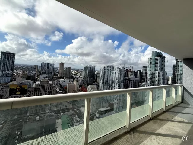2-bedroom condo for rent in Miami - 50 Biscayne Blvd 3911 - MondialRealty