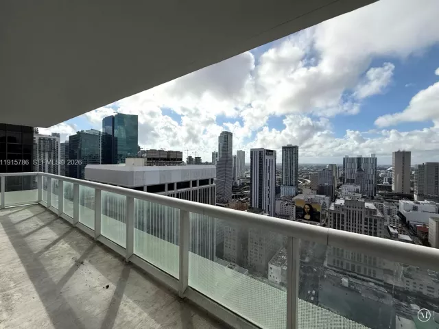 2-bedroom condo for rent in Miami - 50 Biscayne Blvd 3911 - MondialRealty