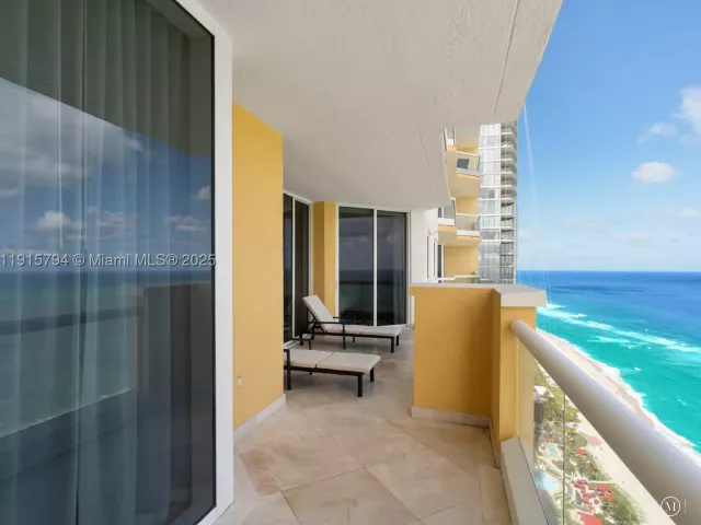 3-bedroom condo for sale in Sunny Isles Beach - 17875 Collins Ave 3305 - MondialRealty
