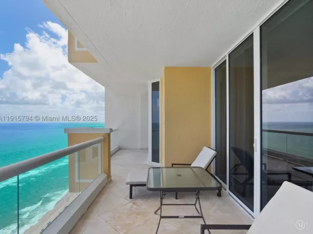 3-bedroom condo for sale in Sunny Isles Beach - 17875 Collins Ave 3305 - MondialRealty