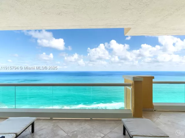 3-bedroom condo for sale in Sunny Isles Beach - 17875 Collins Ave 3305 - MondialRealty