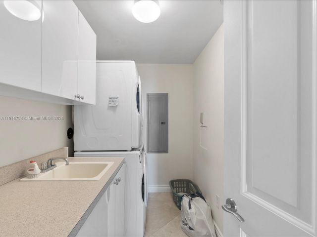 Apartment for sale  Unit #3305 - photo 6799665