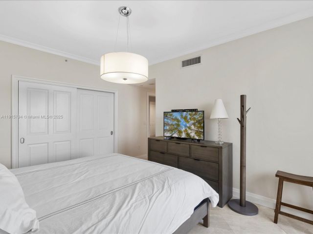 Apartment for sale  Unit #3305 - photo 6799667