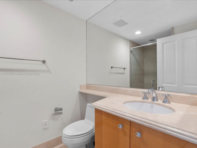 Apartment for sale  Unit #3305 - photo 6799671