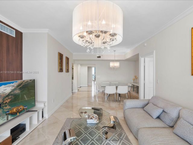 Apartment for sale  Unit #3305 - photo 6799681