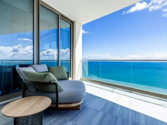 5-bedroom condo for sale in Sunny Isles Beach - 17901 Collins Ave 2604 - MondialRealty