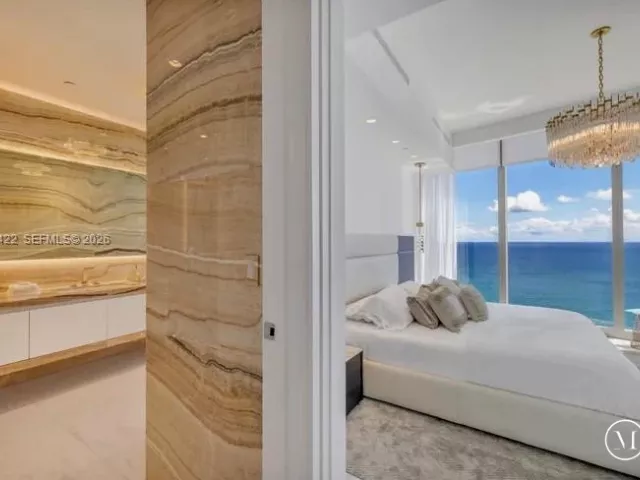 5-bedroom condo for sale in Sunny Isles Beach - 17901 Collins Ave 2604 - MondialRealty