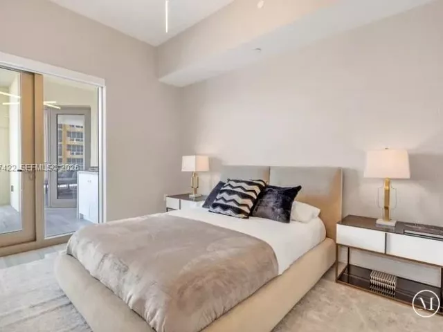 5-bedroom condo for sale in Sunny Isles Beach - 17901 Collins Ave 2604 - MondialRealty