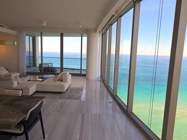 5-bedroom condo for sale in Sunny Isles Beach - 17901 Collins Ave 2604 - MondialRealty