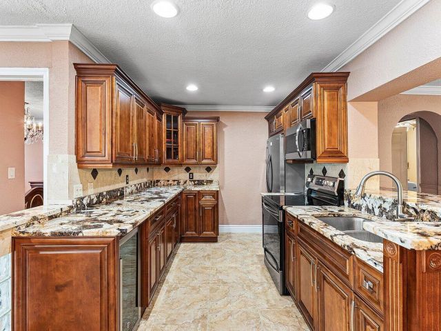 Home for sale at 5151 NE 8th Avenue - photo 6808205