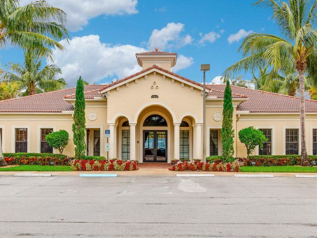 Home for sale at 15620 Glencrest Avenue - photo 6872680