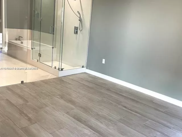 3-bedroom condo for rent in Miami - 55 SW 9th St 4304 - MondialRealty