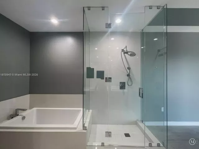 3-bedroom condo for rent in Miami - 55 SW 9th St 4304 - MondialRealty