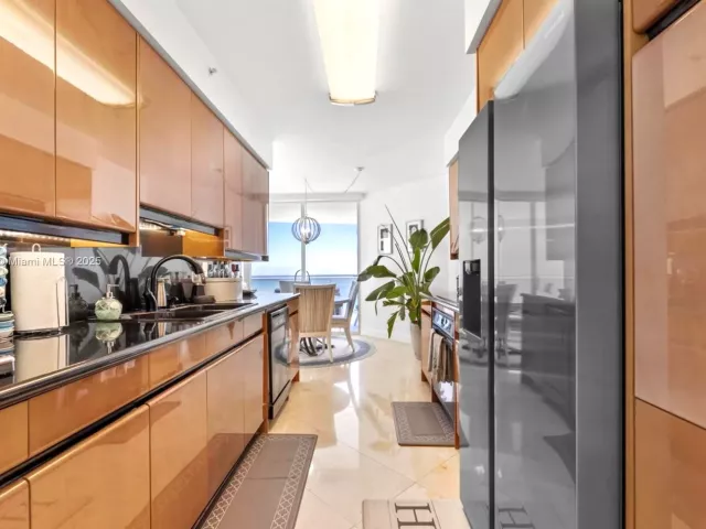 3-bedroom condo for rent in Sunny Isles Beach - 18671 Collins Ave 1902 - MondialRealty