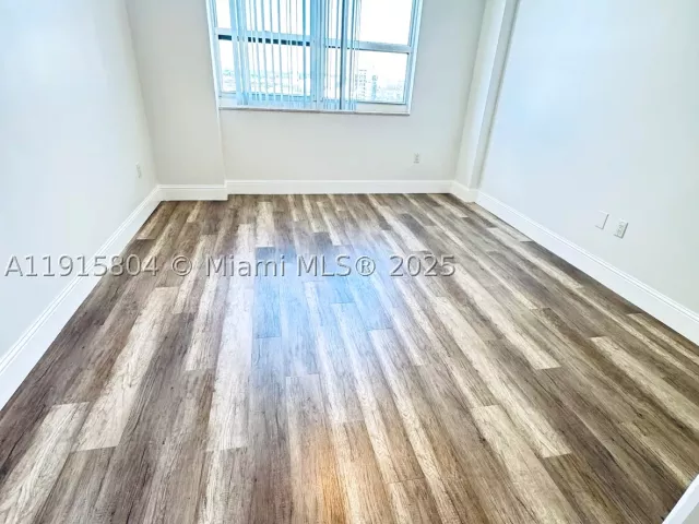 2-bedroom condo for sale in Aventura - 19501 W Country Club Dr 2310 - MondialRealty