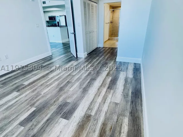 2-bedroom condo for sale in Aventura - 19501 W Country Club Dr 2310 - MondialRealty