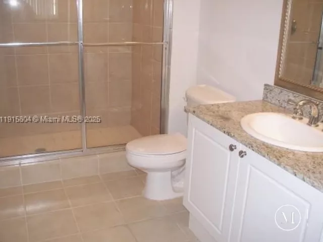 2-bedroom condo for sale in Aventura - 19501 W Country Club Dr 2310 - MondialRealty