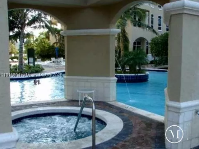 2-bedroom condo for sale in Aventura - 19501 W Country Club Dr 2310 - MondialRealty