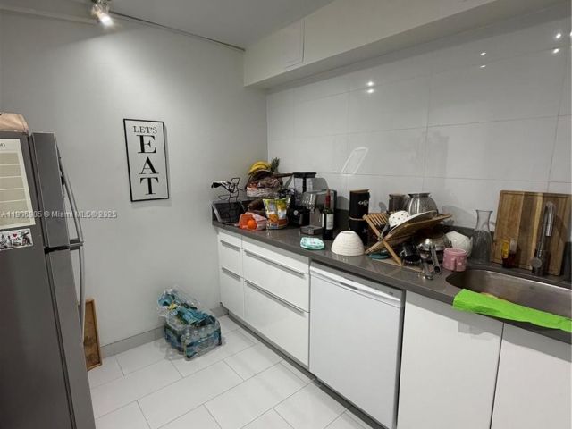 Apartment for sale  Unit #425 - photo 6798231