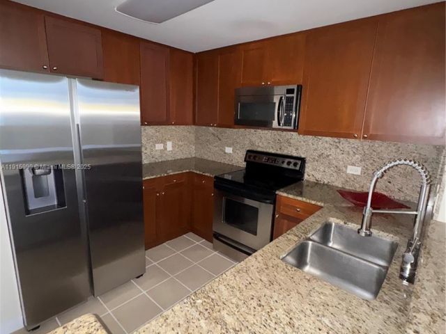 Apartment for sale  Unit #PH-06 - photo 7430902