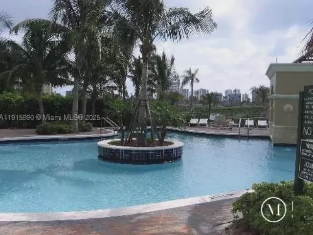 1-bedroom condo for sale in Aventura - 19501 W Country Club Dr PH-06 - MondialRealty