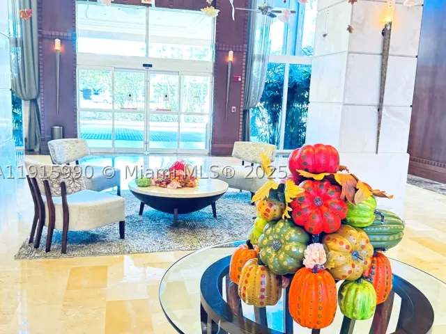 1-bedroom condo for sale in Aventura - 19501 W Country Club Dr PH-06 - MondialRealty