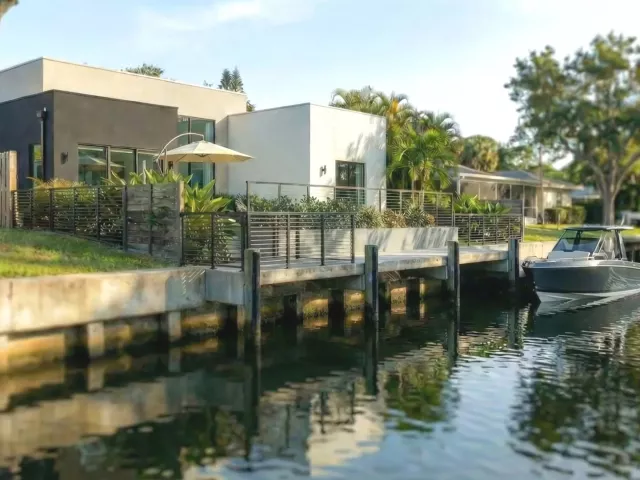 4-bedroom home for sale in Wilton Manors - 2500 NE 18th Avenue - MondialRealty