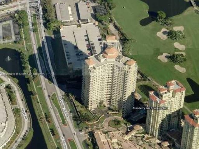 1-bedroom condo for rent in Aventura - 19501 W Country Club Dr PH-06 - MondialRealty