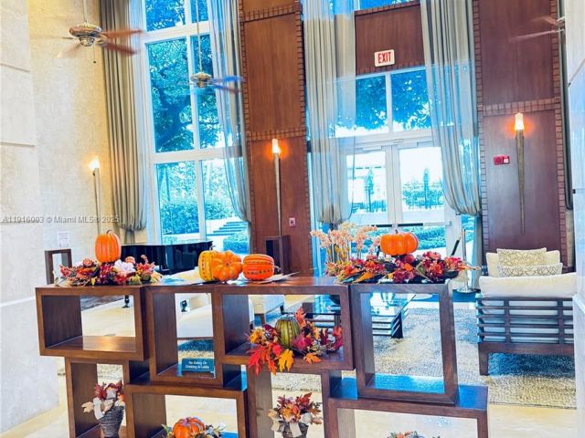 1-bedroom condo for rent in Aventura - 19501 W Country Club Dr PH-06 - MondialRealty