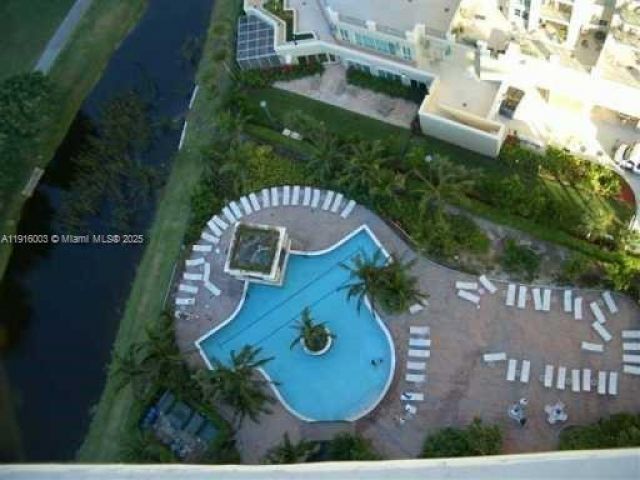1-bedroom condo for rent in Aventura - 19501 W Country Club Dr PH-06 - MondialRealty