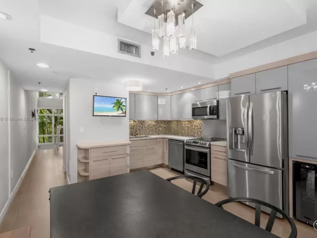 3-bedroom home for sale in Miami Beach - 1853 Jefferson Ave 6 - MondialRealty