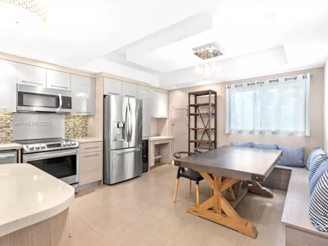 3-bedroom home for sale in Miami Beach - 1853 Jefferson Ave 6 - MondialRealty