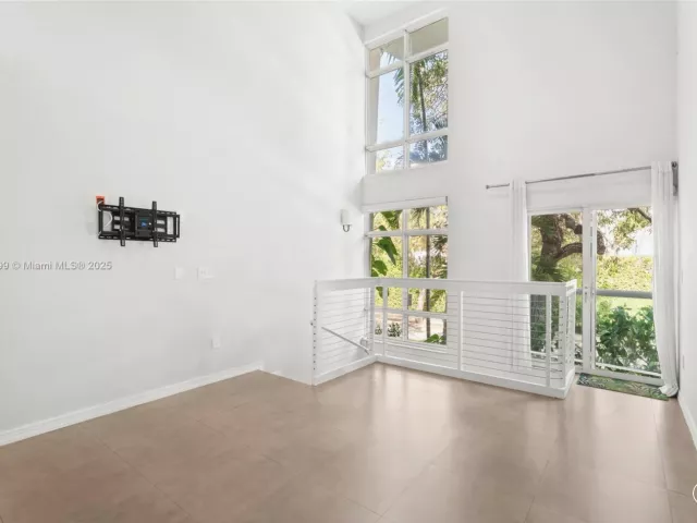 3-bedroom home for sale in Miami Beach - 1853 Jefferson Ave 6 - MondialRealty