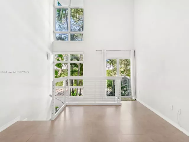 3-bedroom home for sale in Miami Beach - 1853 Jefferson Ave 6 - MondialRealty