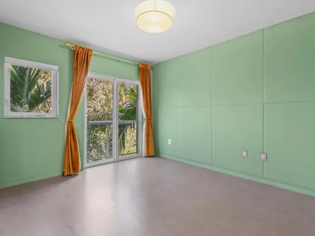 3-bedroom home for sale in Miami Beach - 1853 Jefferson Ave 6 - MondialRealty