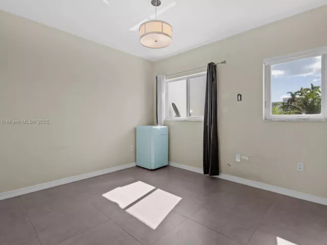 3-bedroom home for sale in Miami Beach - 1853 Jefferson Ave 6 - MondialRealty