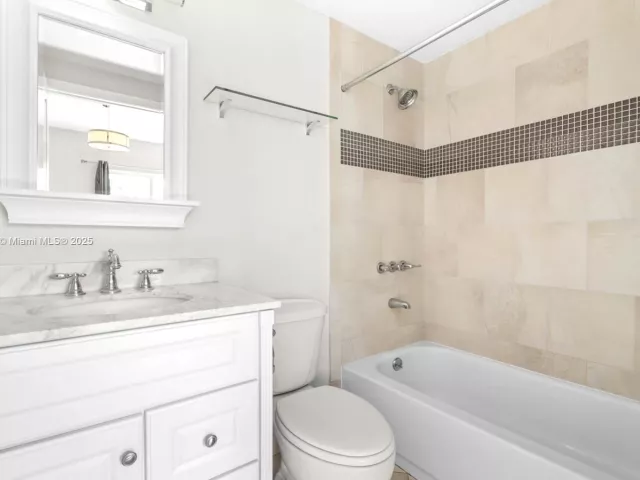3-bedroom home for sale in Miami Beach - 1853 Jefferson Ave 6 - MondialRealty