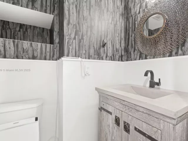 3-bedroom home for sale in Miami Beach - 1853 Jefferson Ave 6 - MondialRealty